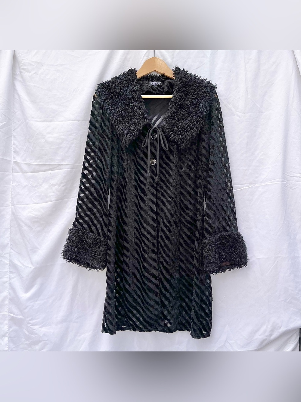 VINTAGE | Y2K AZIZ MEDIUM FAUX FUR TRIMMED VELVET ZEBRA PRINT BLACK JACKET